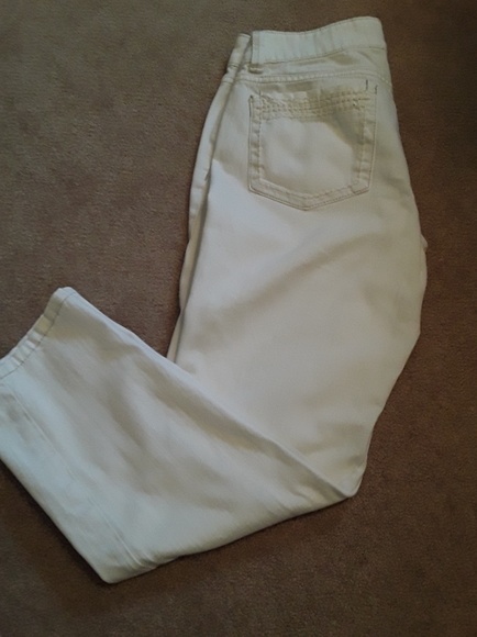 White Crop Jeans - Picture 2 of 4